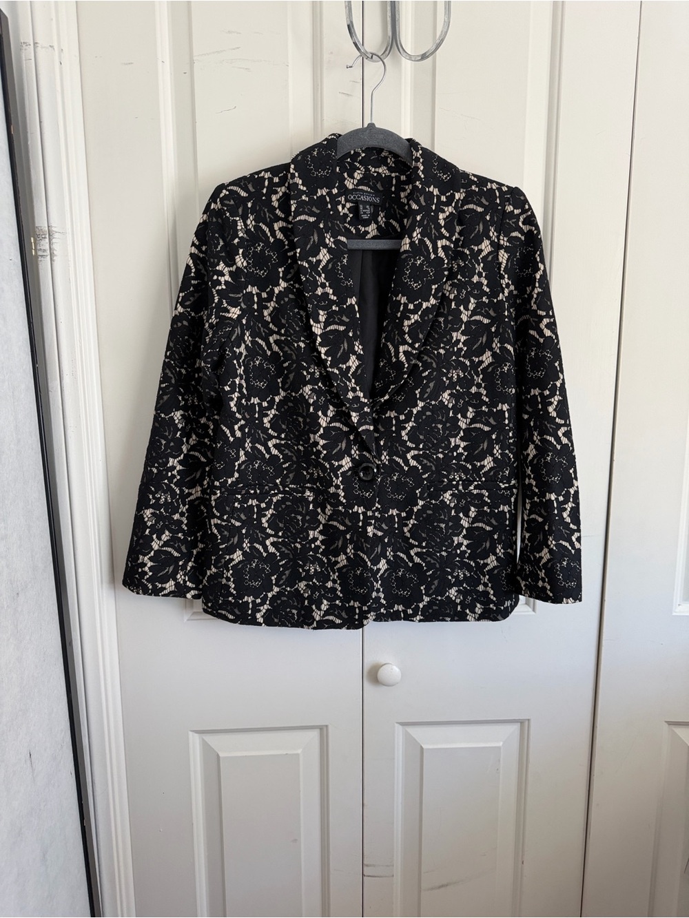 Susan Graver Black and Cream Lace Blazer